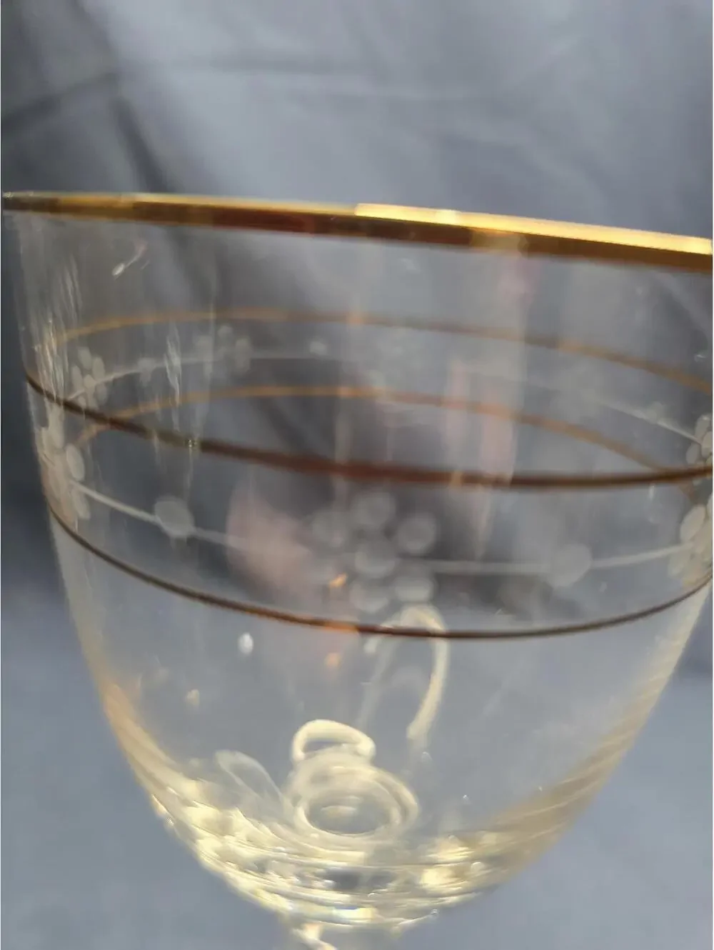 Vintage Set of 4 Glastonbury-Lotus Gold Band crystal wine glasses